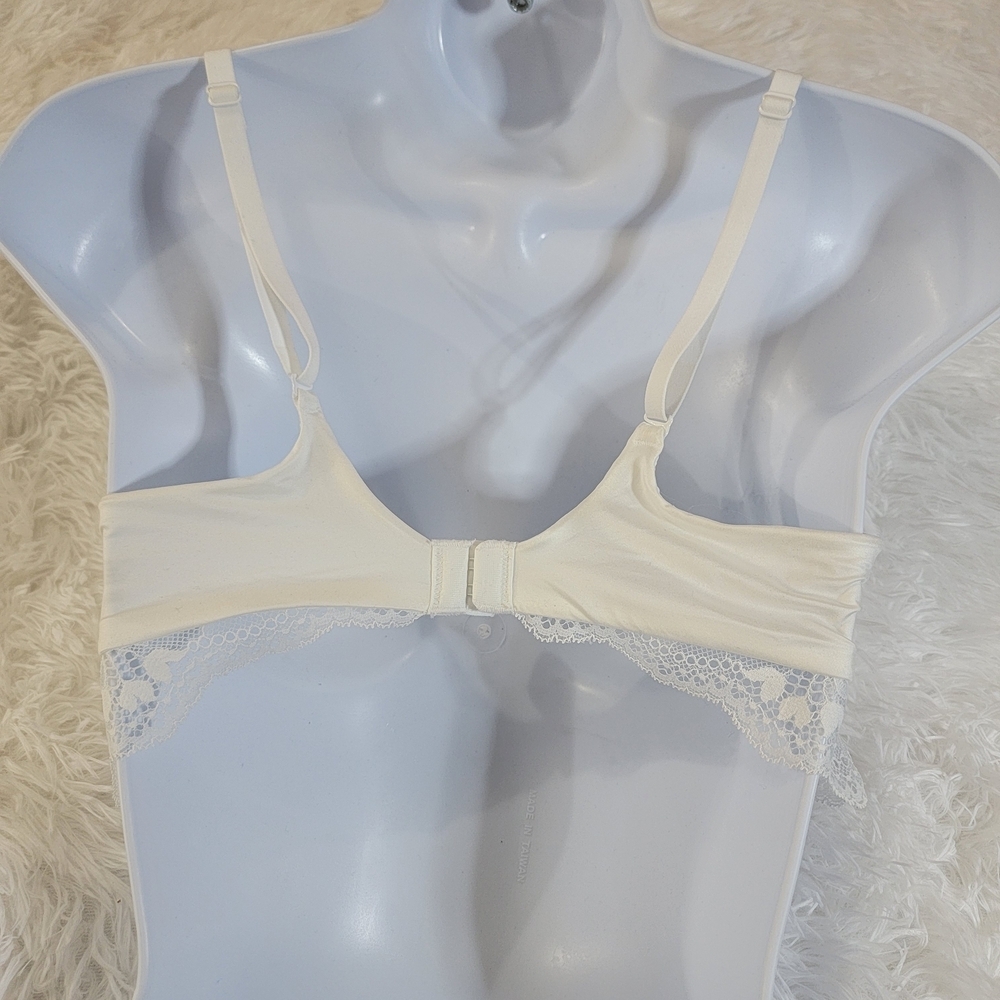 Maidenform Pure Comfort White Lace Bralette - Picture 5 of 13